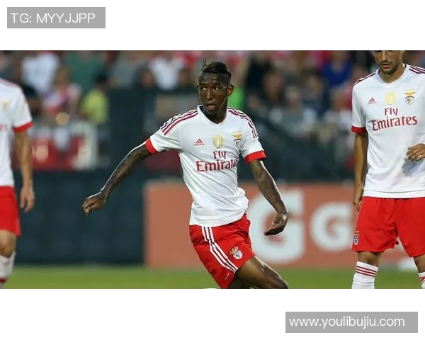 英超惊现冷门本菲卡逆转巴黎圣日耳曼神奇扑救点燃全场激情