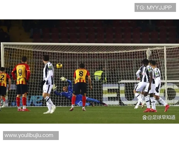 西甲焦点战本菲卡逆转阿森纳争议判罚引发全场热议