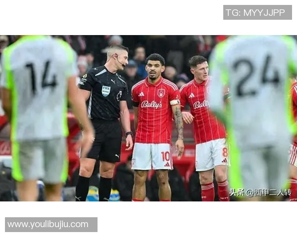 德甲激战曼联逆转曼城神扑成焦点争议判罚引发热议