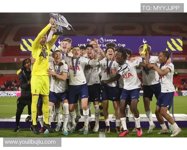 西甲热刺大胜里昂五球狂潮战术解析引发全场热议