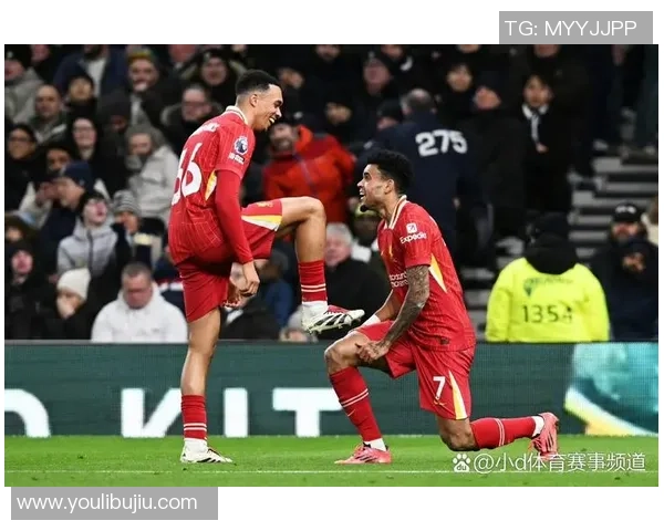 意甲焦点战热刺与曼联握手言和帽子戏法点燃全场激情