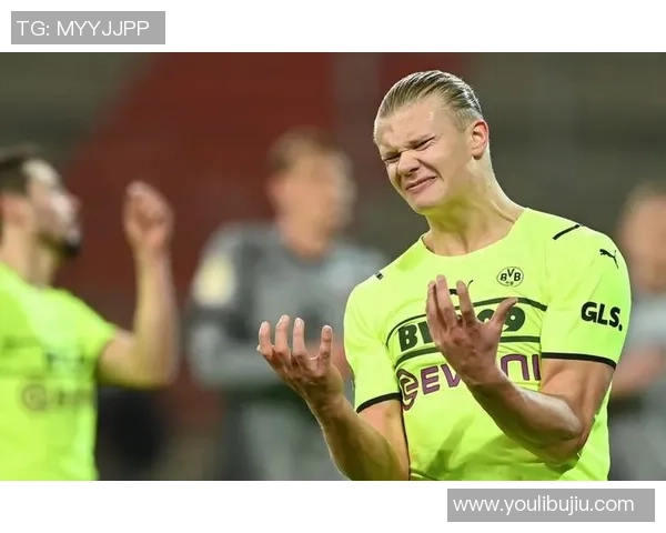 意甲激战:里昂狂胜多特蒙德6-2乌龙球瞬间点燃全场激情