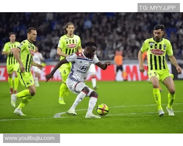 足总杯精彩对决切尔西大胜里昂全场数据解析引发热议