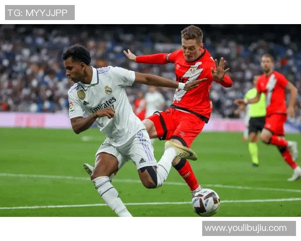 西甲焦点战皇马小胜利物浦红牌争议引发全场热议战术分析揭秘