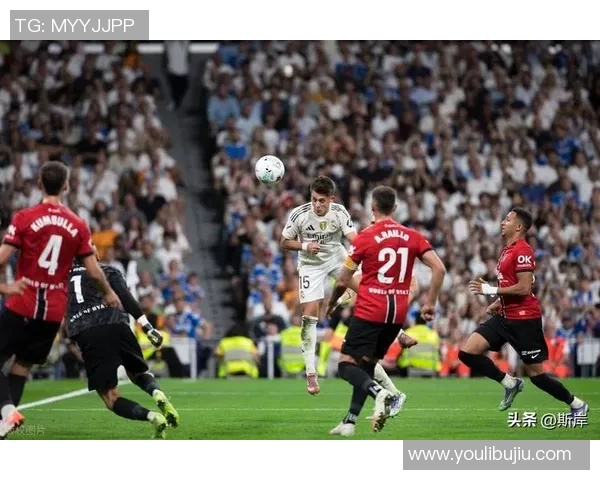 英超激战那不勒斯大胜皇马引发争议判罚全场沸腾