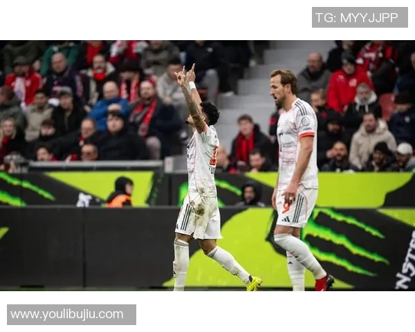 欧联杯激战巴萨与拜仁平局红牌争议引发全场热议与高潮